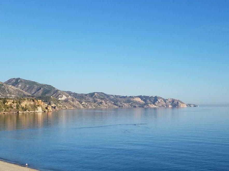 Maravilloso Apartamento Nerja Eksteriør billede